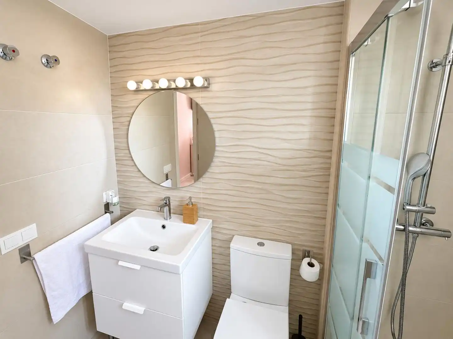 Baño de Piso en venta en Este - Alcosa- Torreblanca