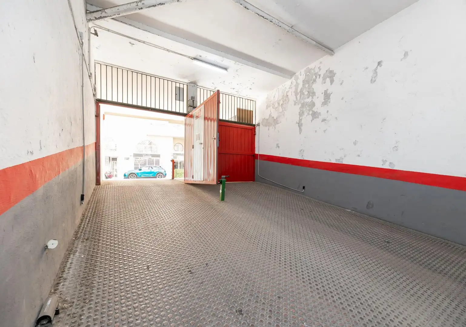 Parkplatz von Garage zum Verkauf in Granada