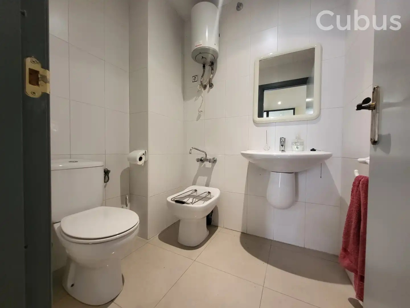 Baño de Piso en venta en Olot con Terraza y Balcón