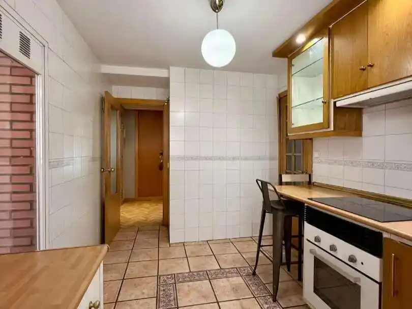 Cocina de Piso en venta en Madrid con Terraza y Trastero