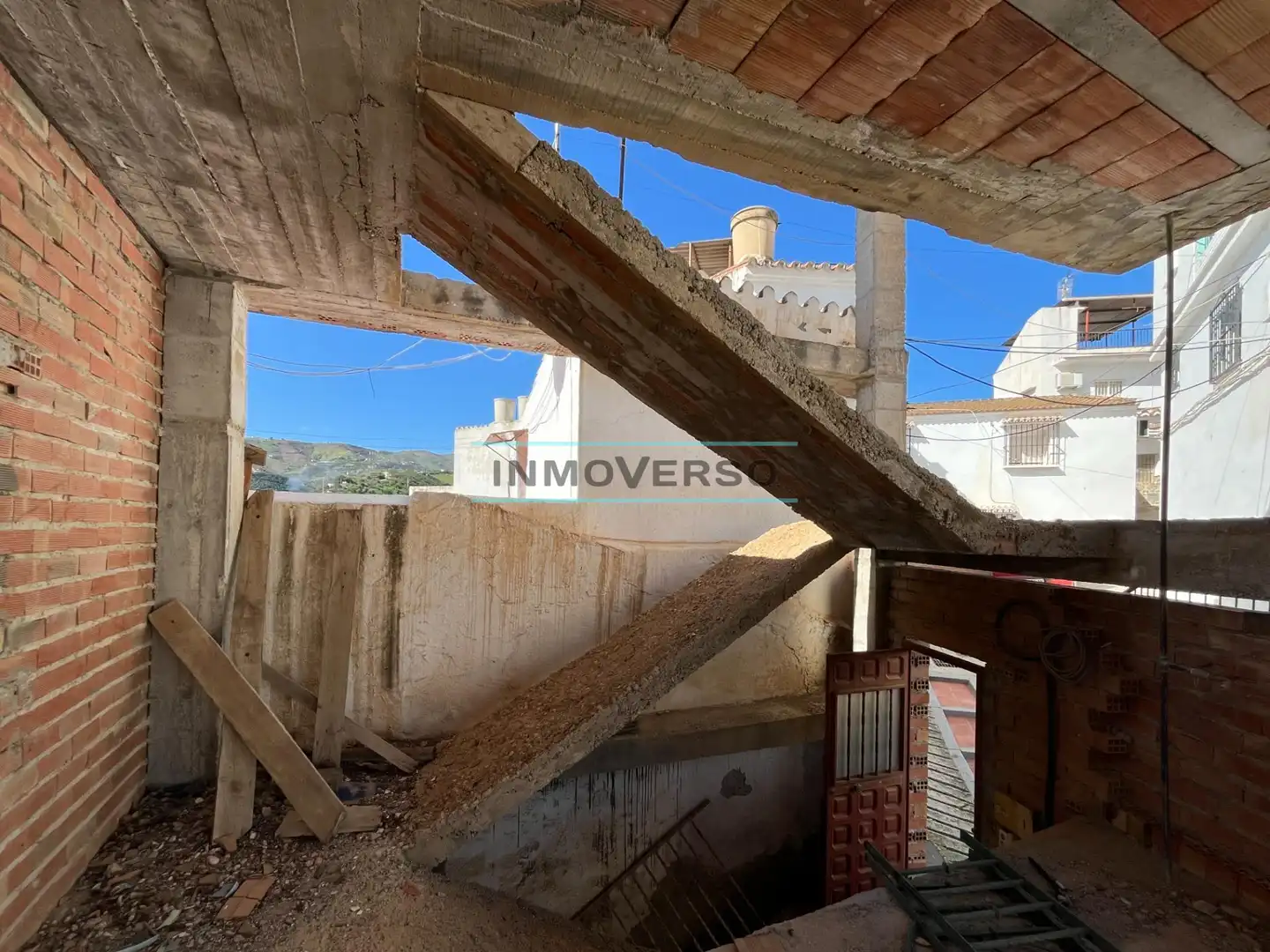 Vista exterior de Edifici en venda en Benamargosa