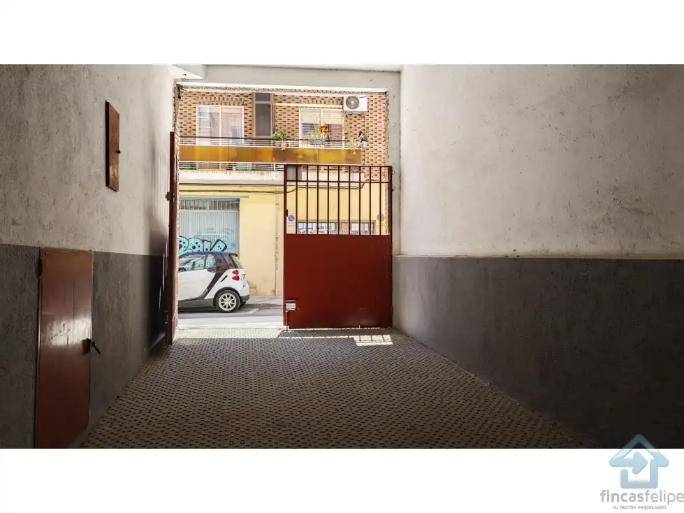 Vista exterior de Local en venta en Madrid con Calefacción