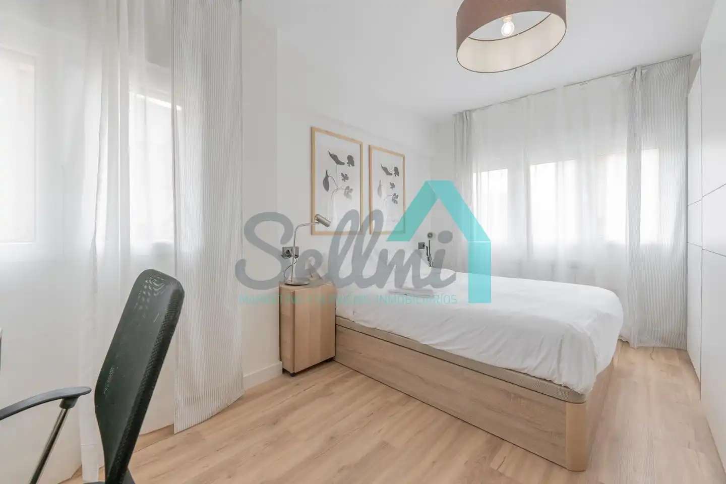 Bedroom of Flat for share in Oviedo   with Heating, Terrace and Furnished