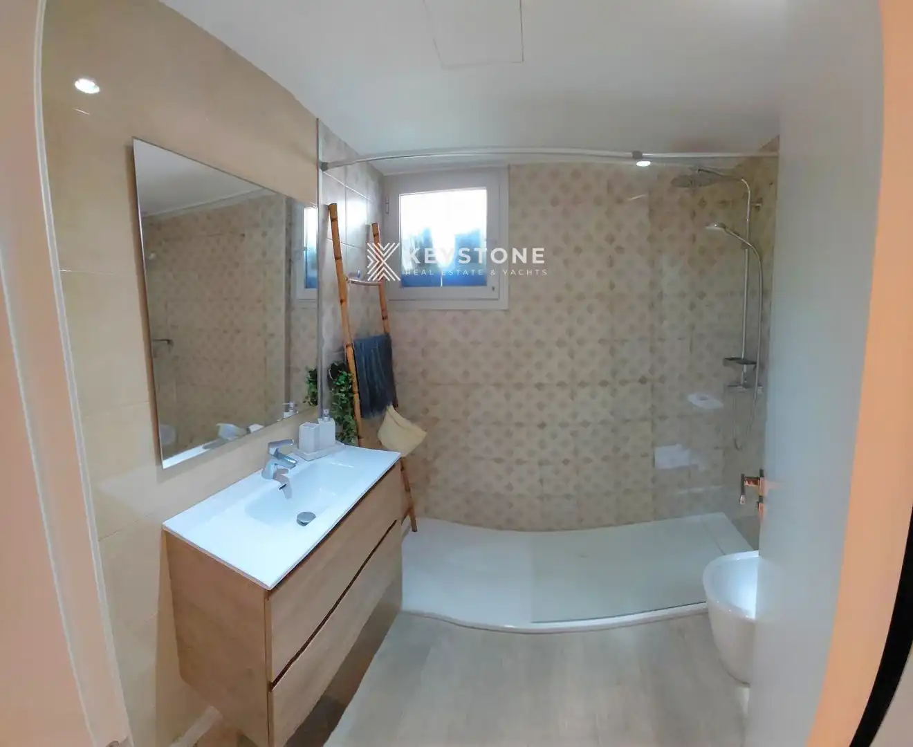 Bathroom of Flat for sale in Calvià  with Air Conditioner, Terrace and Swimming Pool