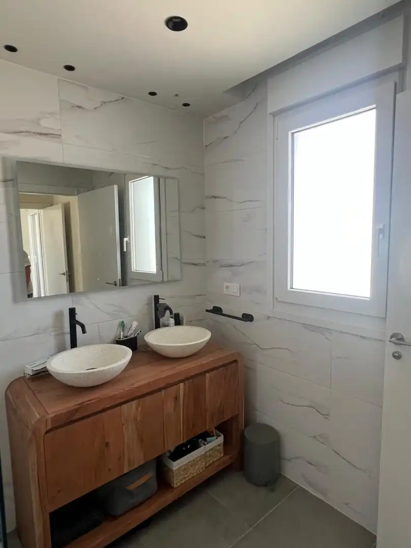 Bathroom of Flat for sale in Lardero  with Heating, Private garden and Parquet flooring