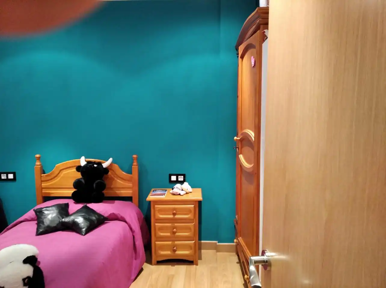 Schlafzimmer von Erdgeschoss zum Verkauf in Plasencia mit Möbliert