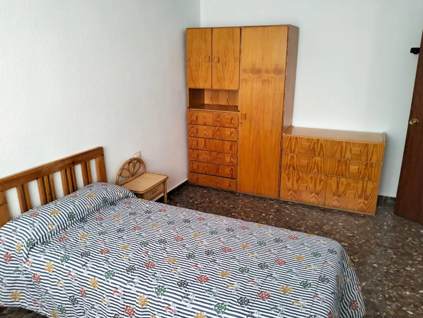 Schlafzimmer von Wohnung zur Miete in Jaén mit Klimaanlage, Terrasse und Möbliert