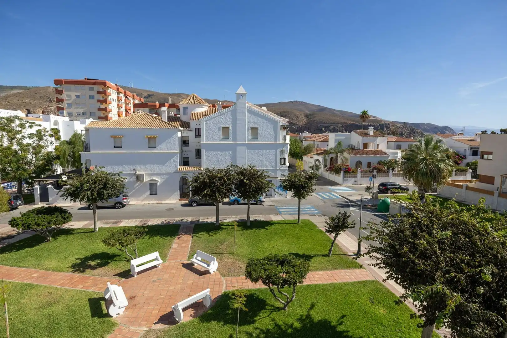 Außenansicht von Einfamilien-Reihenhaus zum Verkauf in Motril mit Klimaanlage, Möbliert und Balkon