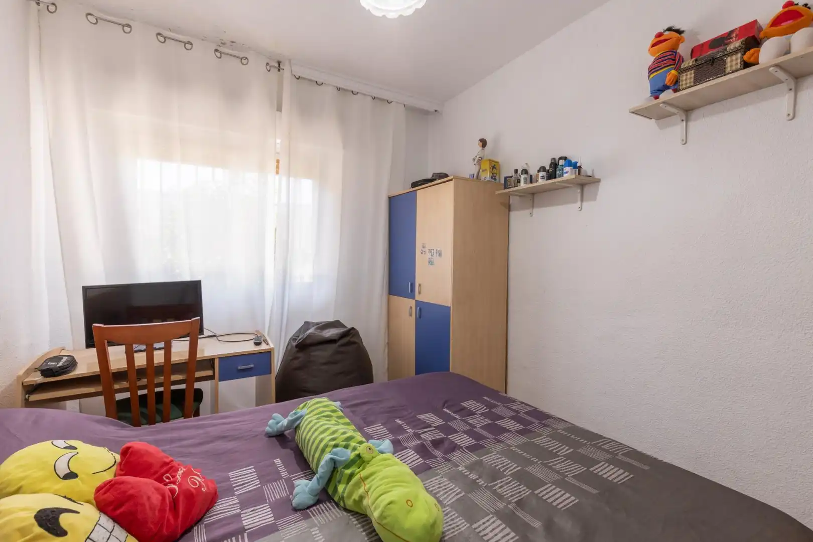 Dormitori de Casa o xalet en venda en La Zubia amb Terrassa
