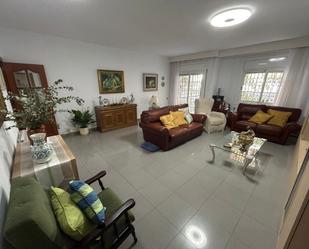 Sala d'estar de Planta baixa en venda en Cornellà de Llobregat amb Terrassa i Balcó