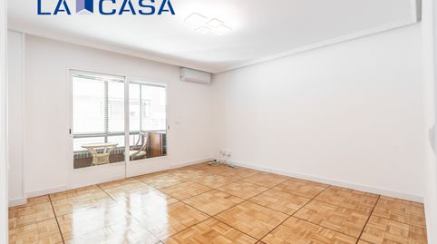 Foto 5 de Piso en venta en Calle Tomas Borras, Chopera, Madrid Capital