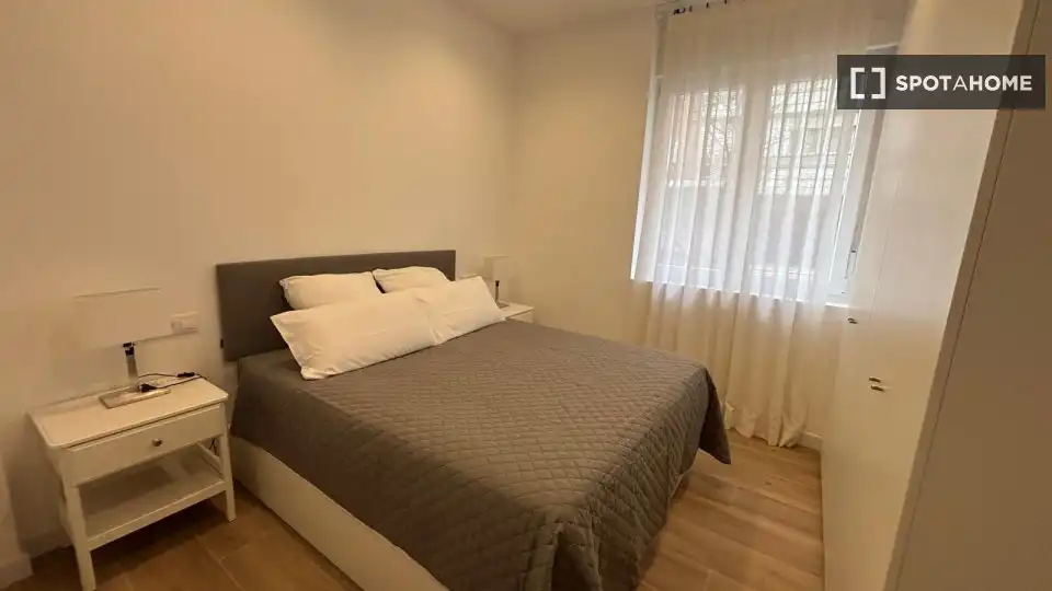 Habitación de Piso de alquiler en Madrid con Aire acondicionado, Calefacción y Amueblado