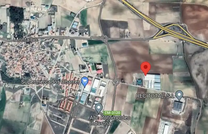 Vista exterior de Nave industrial en venta en Montalbo