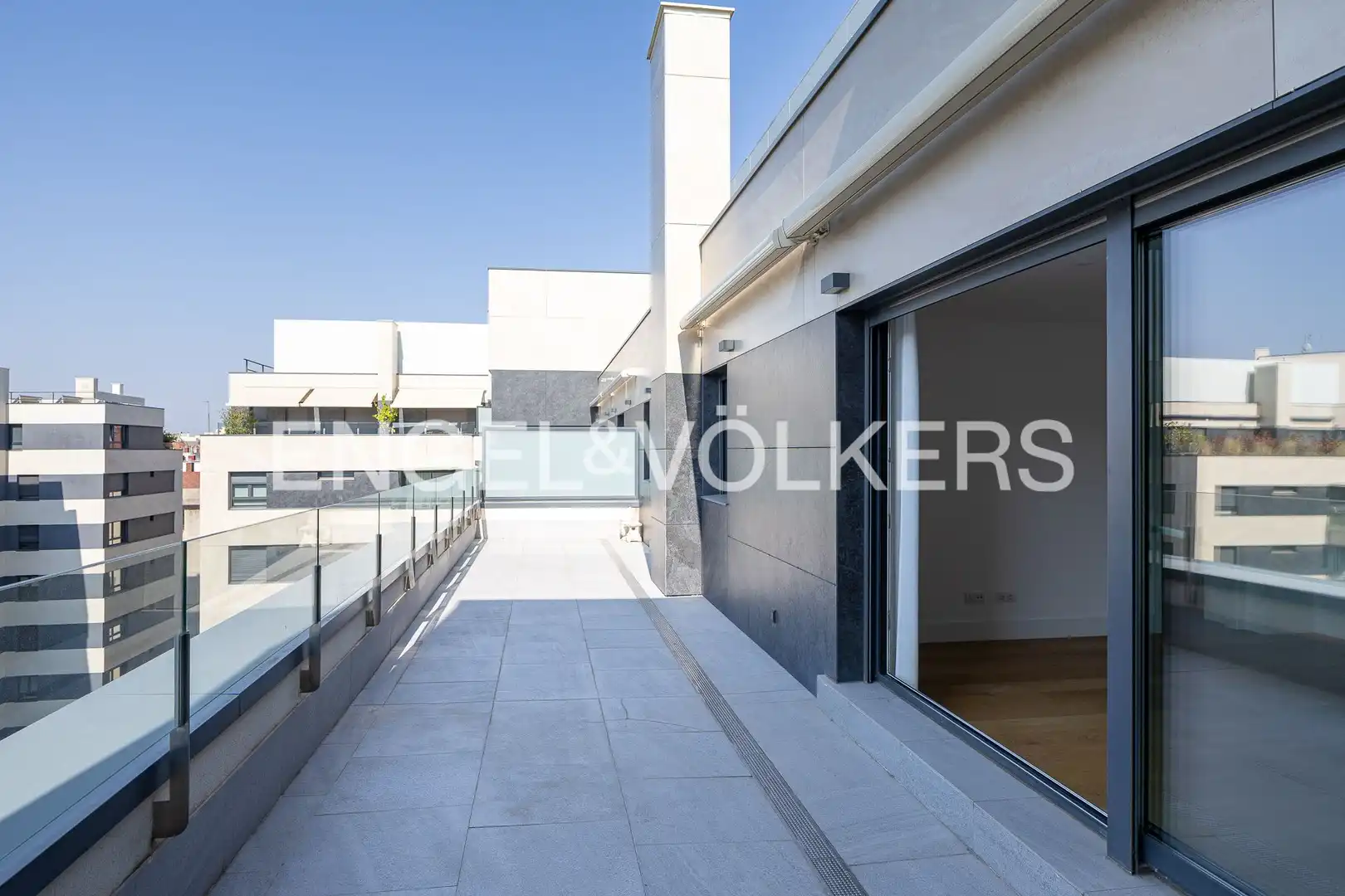 Terrassa de Àtic de lloguer en Madrid amb Aire condicionat, Calefacció i Jardí privat
