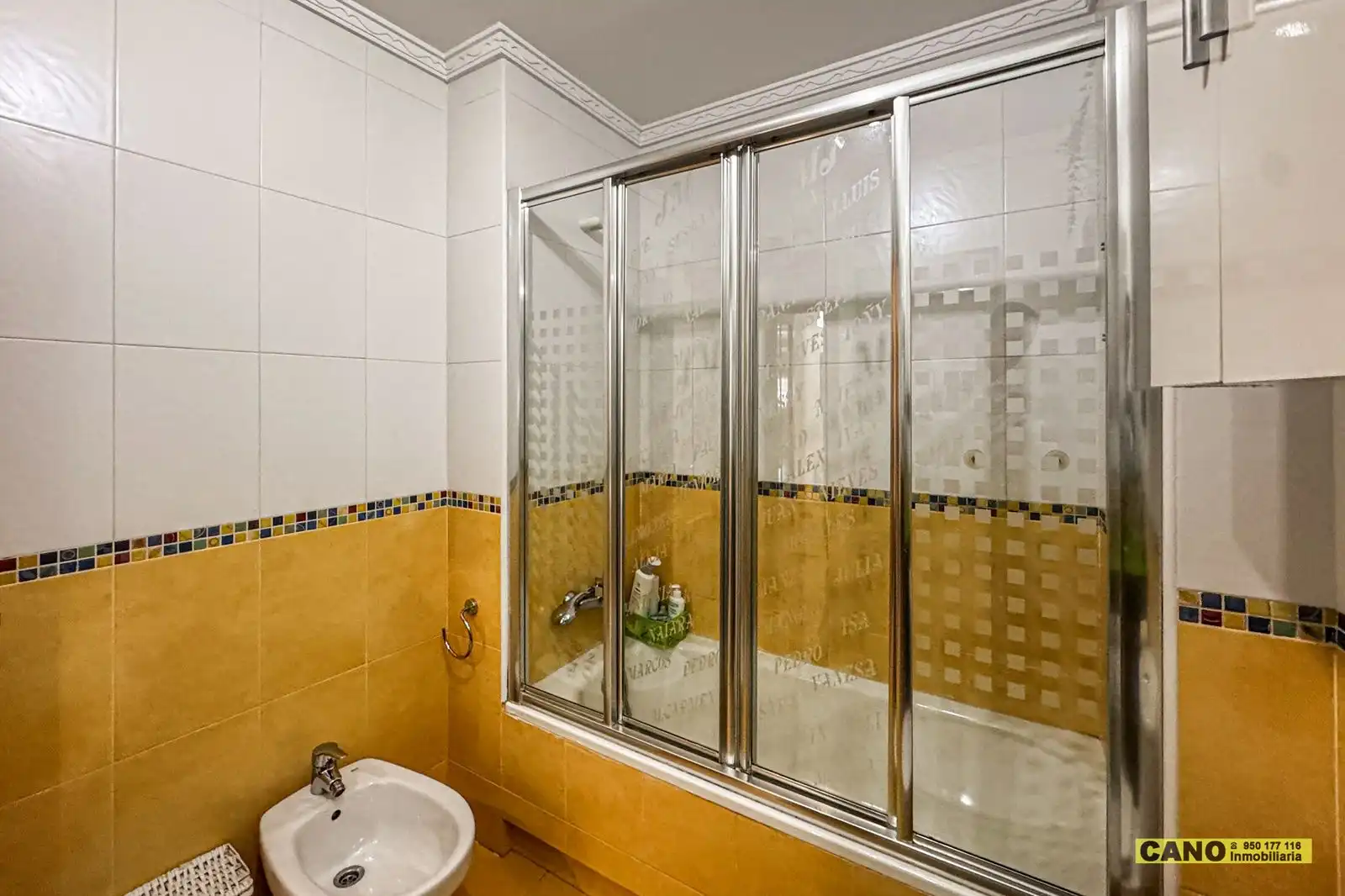 Baño de Piso en venta en Roquetas de Mar con Aire acondicionado, Calefacción y Terraza