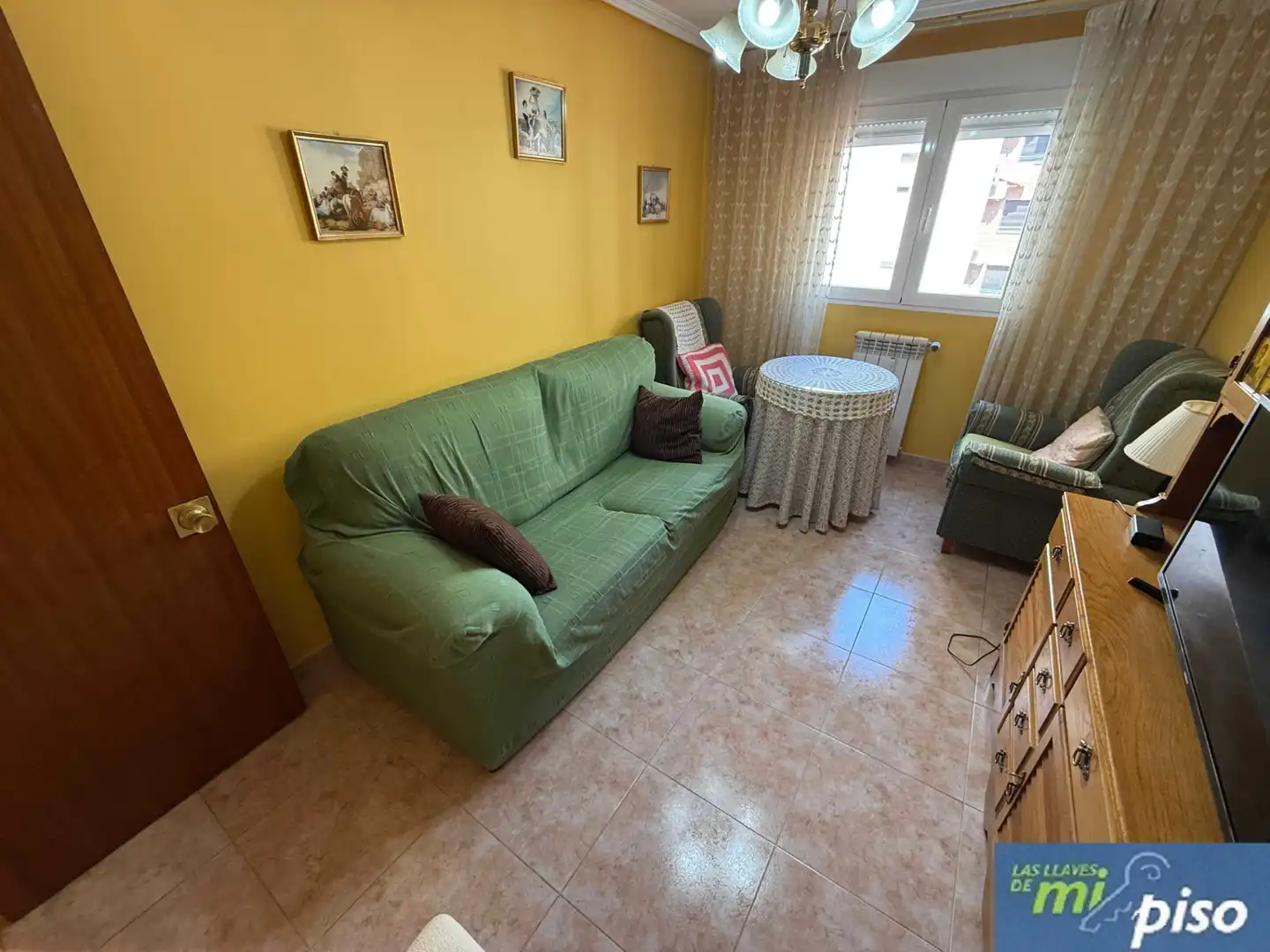 Sala d'estar de Pis en venda en Valladolid amb Calefacció, Parquet i Traster