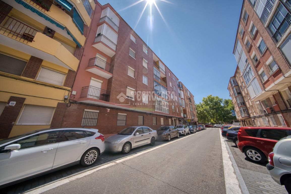 Exterior view of Flat for sale in Valladolid Capital  with Heating and Storage room