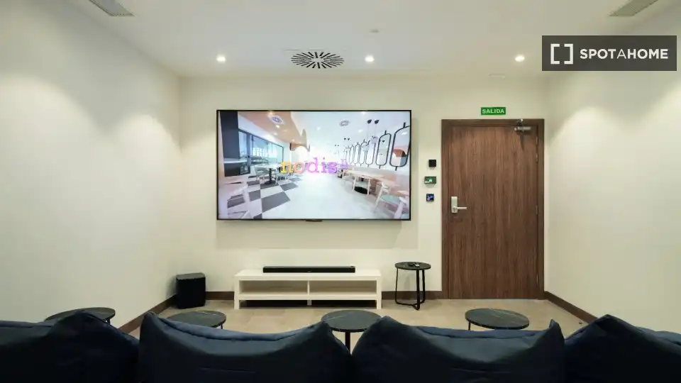 Room in Camino de Ronda