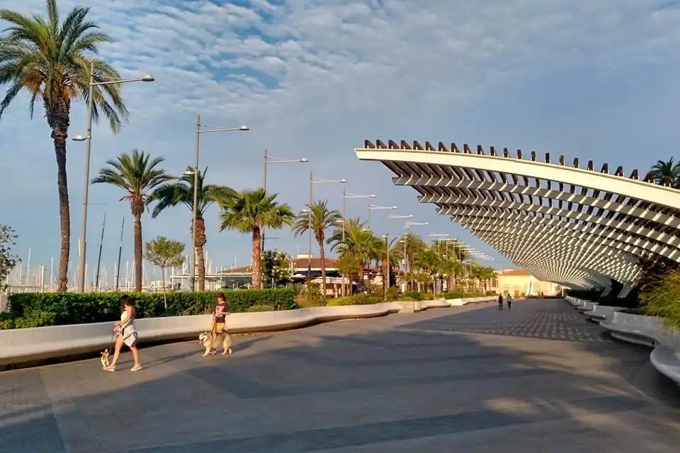 Vista exterior de Casa o xalet en venda en Torrevieja amb Aire condicionat, Calefacció i Terrassa