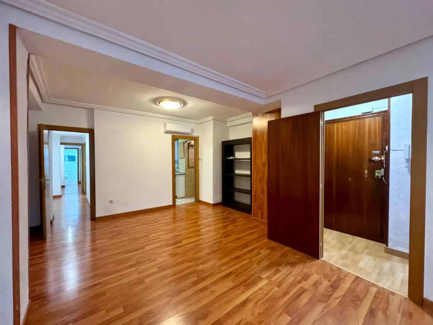 Flat for rent in Ensanche - Diputación