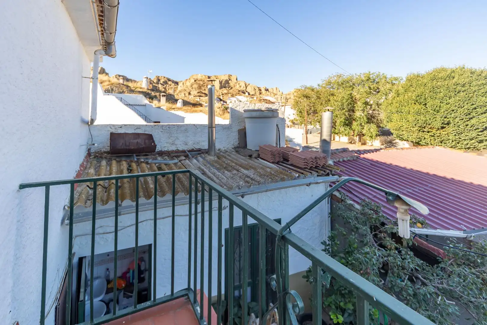 Vista exterior de Finca rústica en venda en Guadix amb Calefacció, Jardí privat i Traster