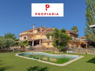 Casa amb balcó en venda a Can Rial