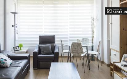 Living room of Flat to rent in  Madrid Capital  with Air Conditioner, Heating and Balcony