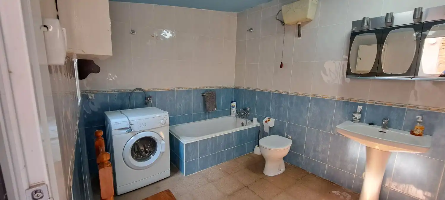 Baño de Casa o chalet en venta en Loporzano con Calefacción, Terraza y Trastero