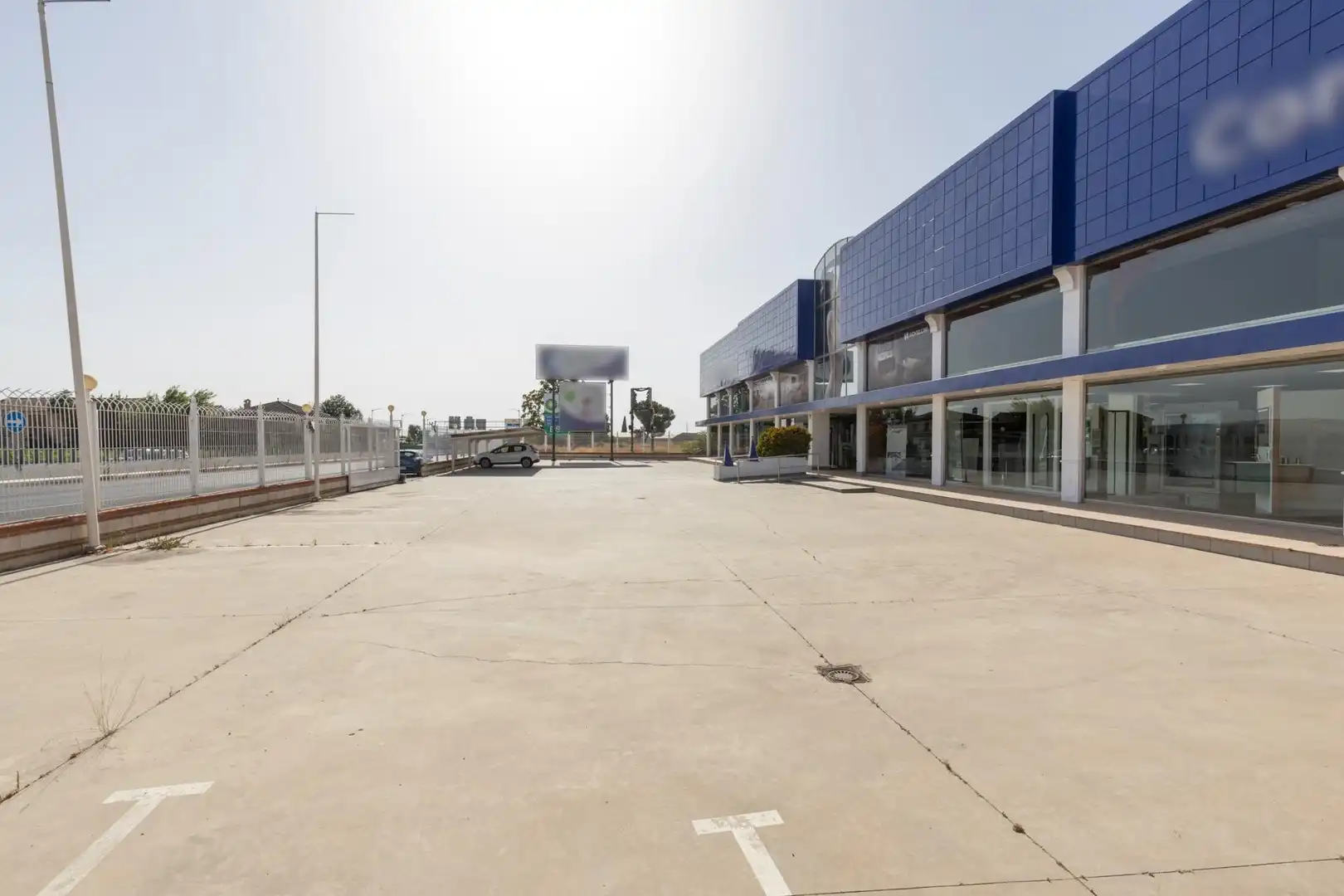 Vista exterior de Nau industrial en venda en Santa Fe amb Calefacció