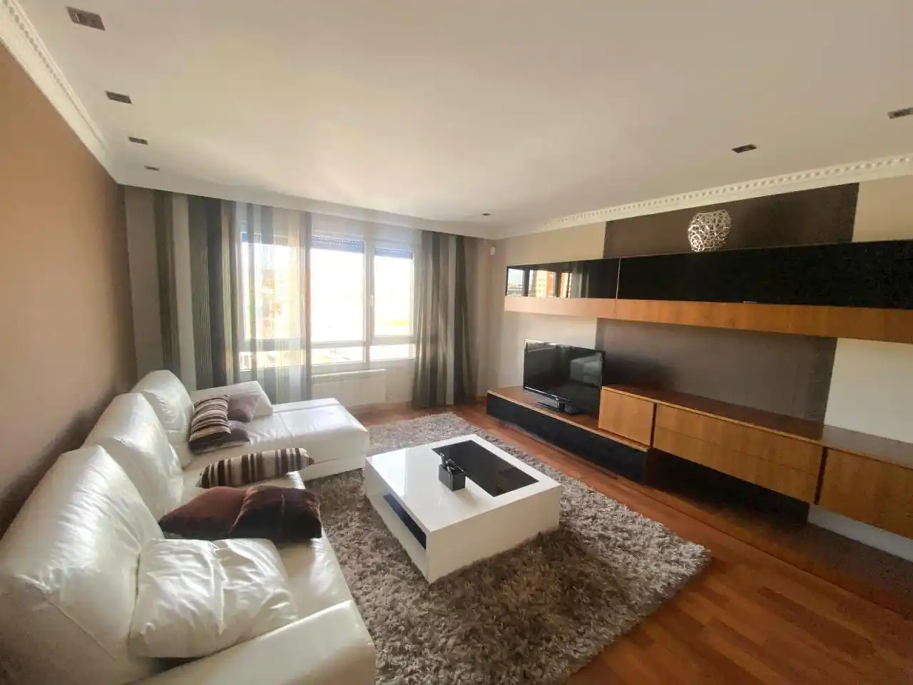 Sala de estar de Piso en venta en León Capital  con Calefacción, Terraza y Trastero
