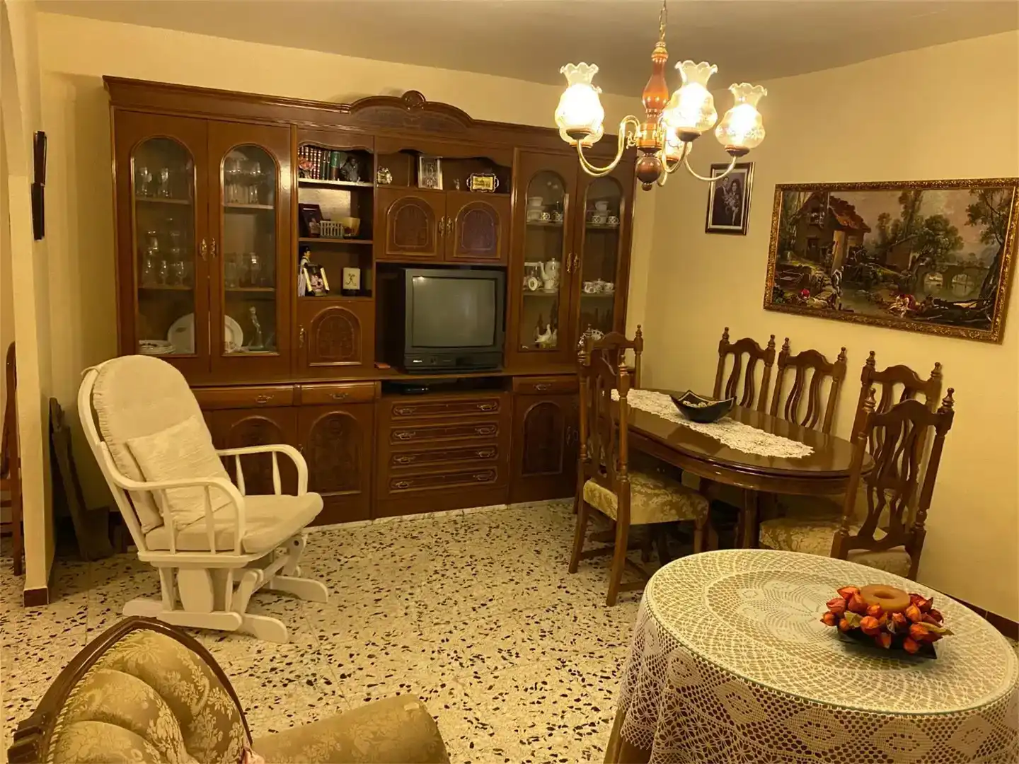 Menjador de Casa adosada en venda en Abrucena amb Parquet i Moblat
