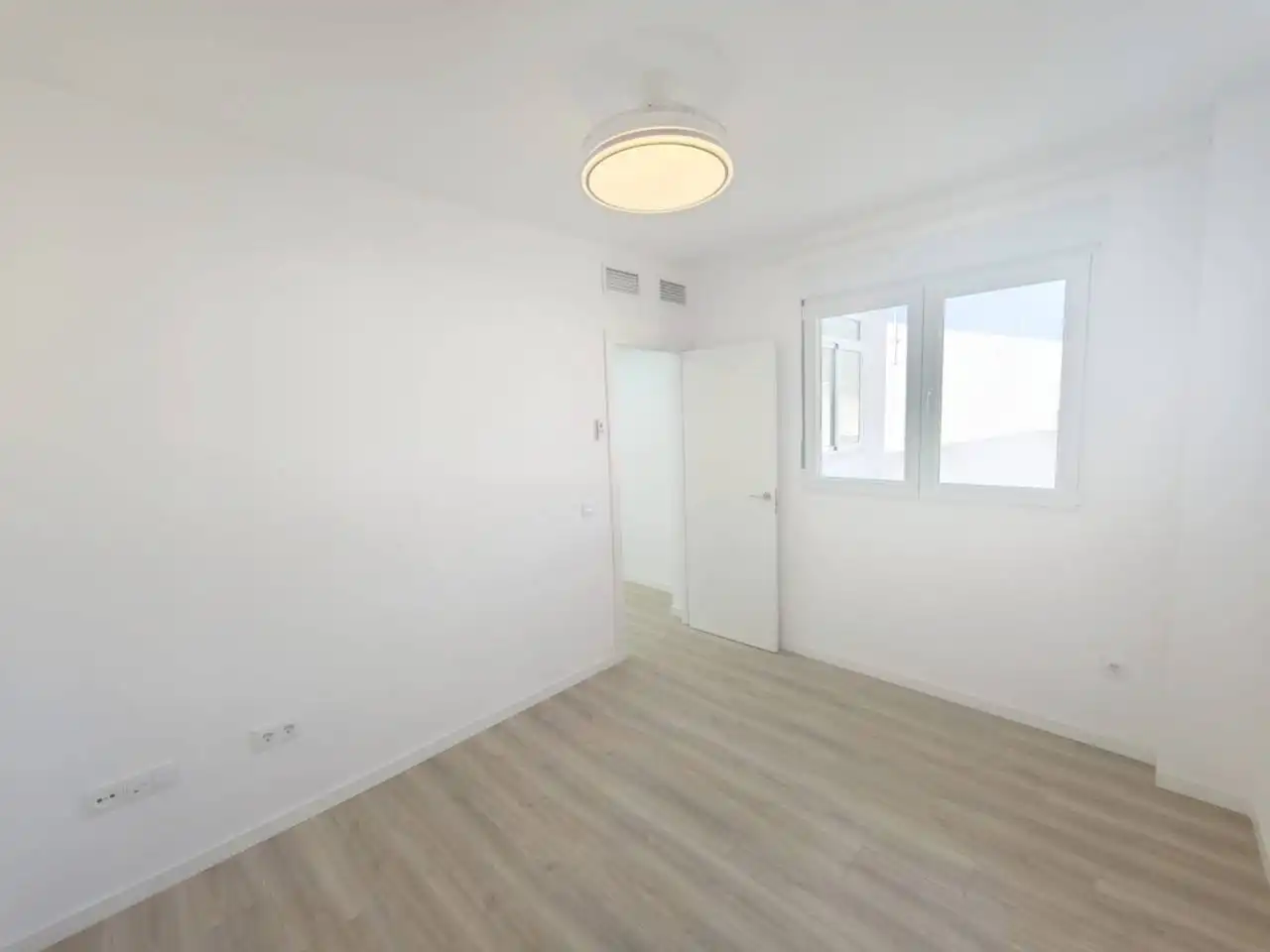 Schlafzimmer von Wohnung zur Miete in Murcia mit Terrasse, Abstellraum und Balkon