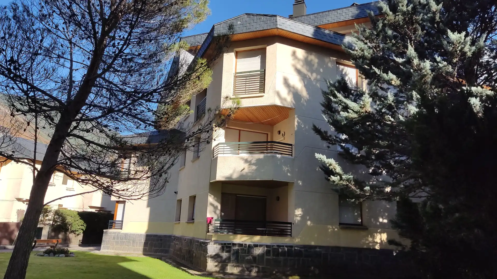 Vista exterior de Piso en venta en Biescas con Calefacción, Terraza y Amueblado