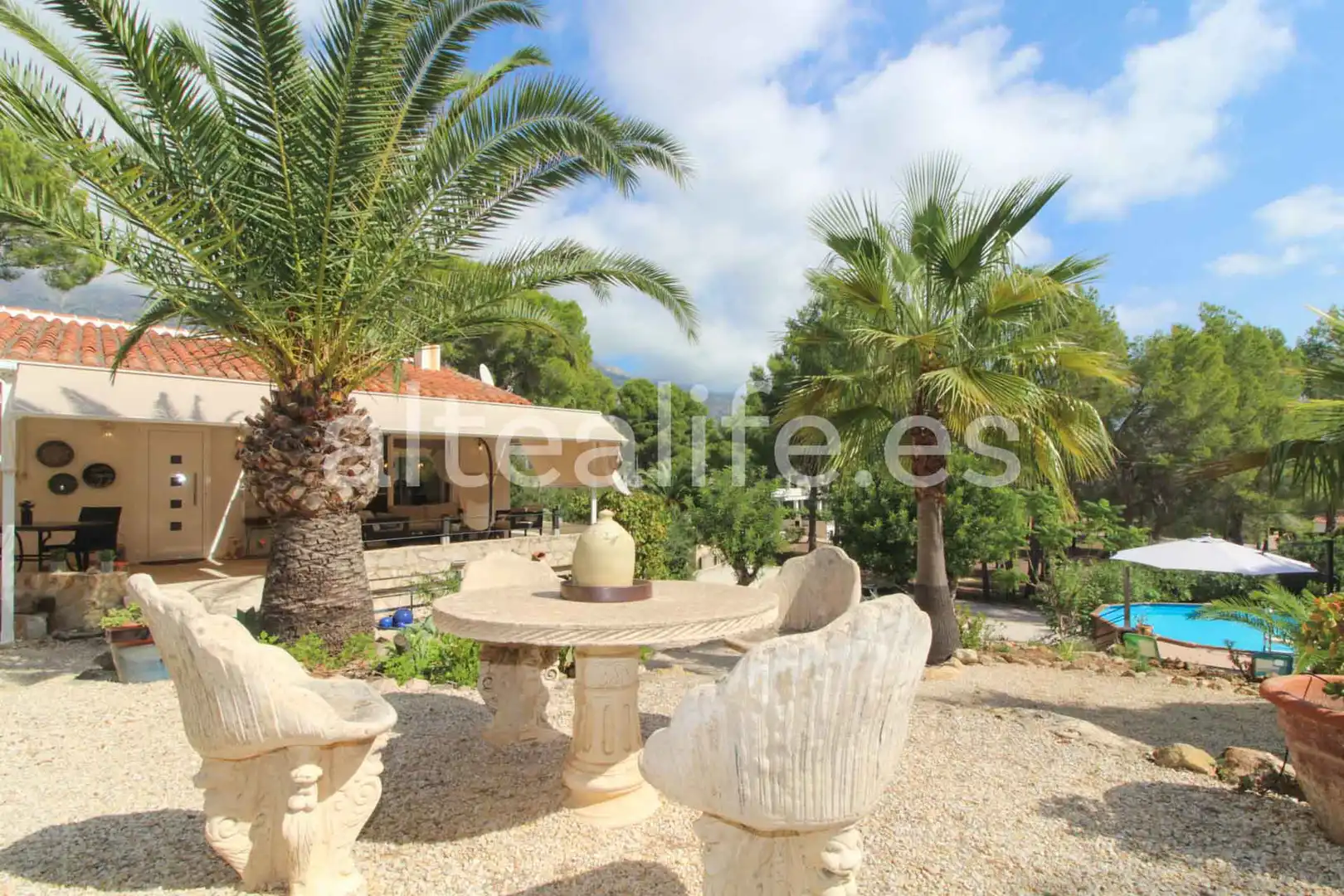 Vista exterior de Casa o xalet en venda en Altea amb Aire condicionat, Jardí privat i Terrassa