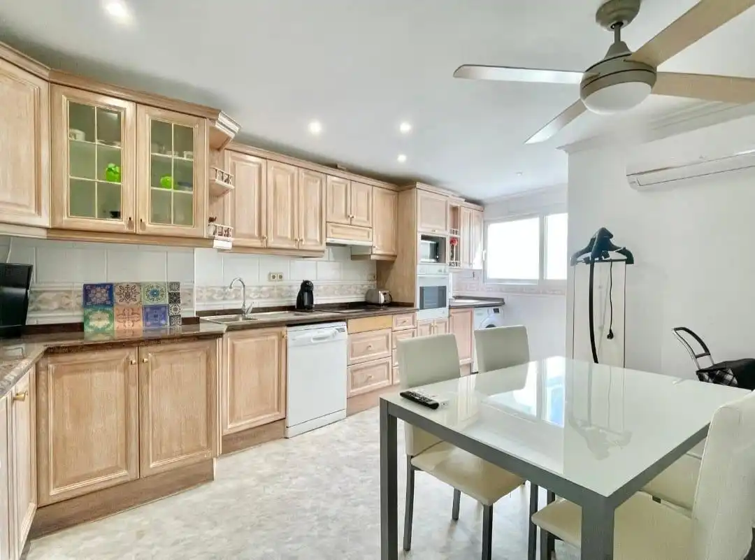 Cocina de Ático en venta en Madrid con Aire acondicionado, Terraza y Amueblado