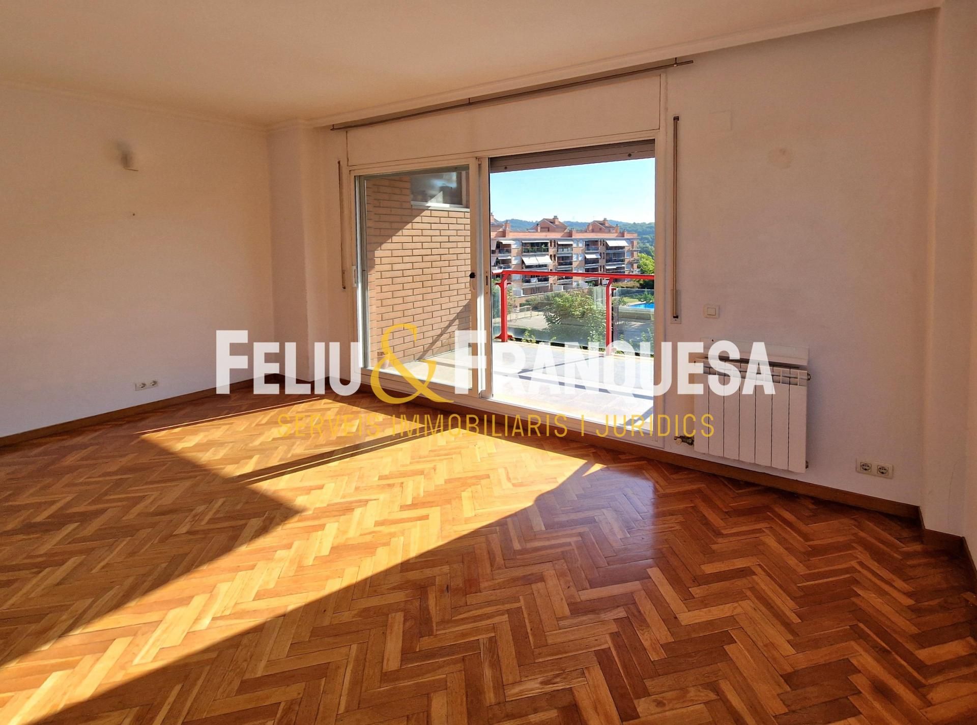 Exterior view of Attic for sale in Sant Cugat del Vallès  with Heating, Terrace and Storage room