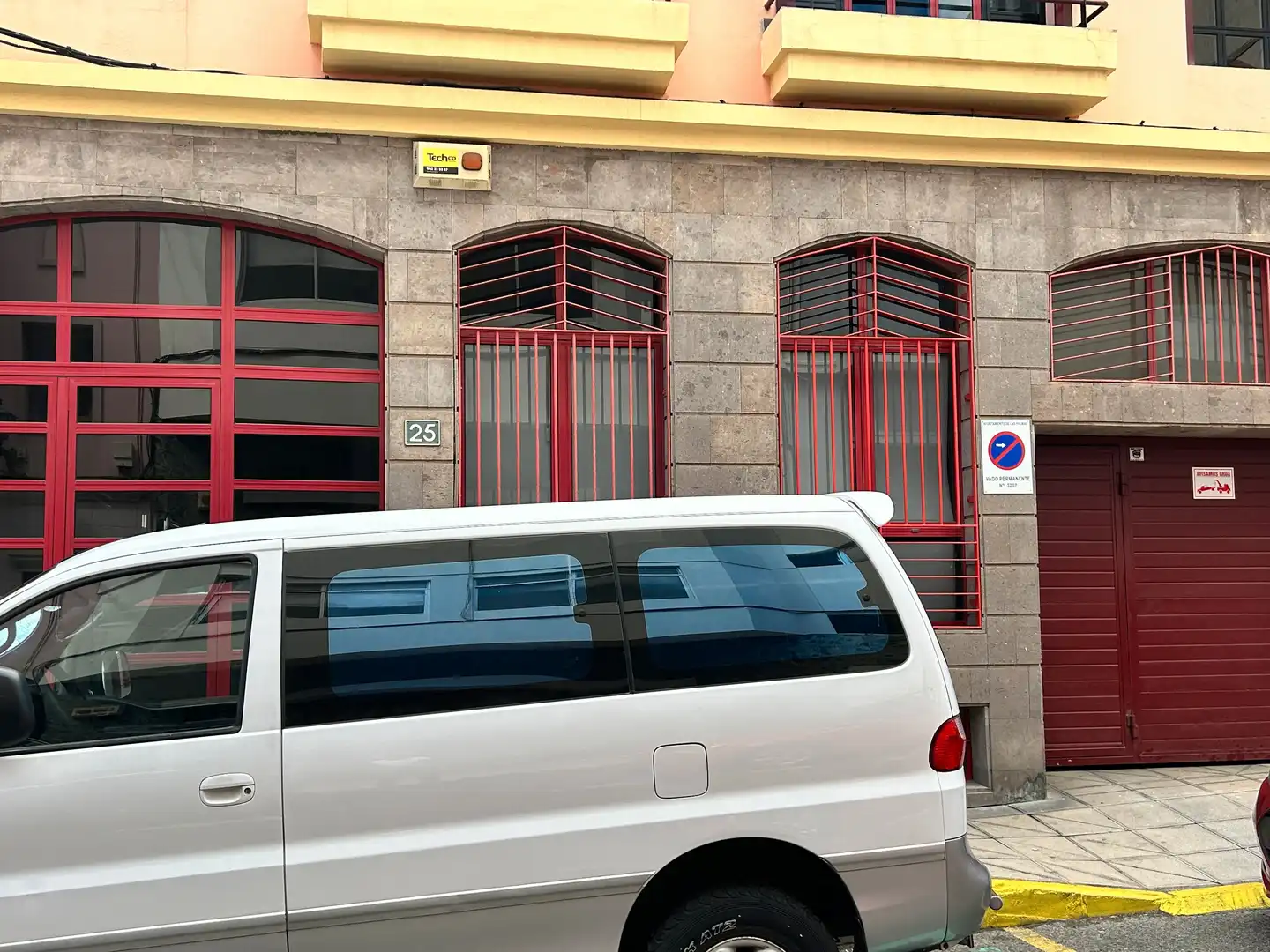 Vista exterior de Garatge en venda en Las Palmas de Gran Canaria