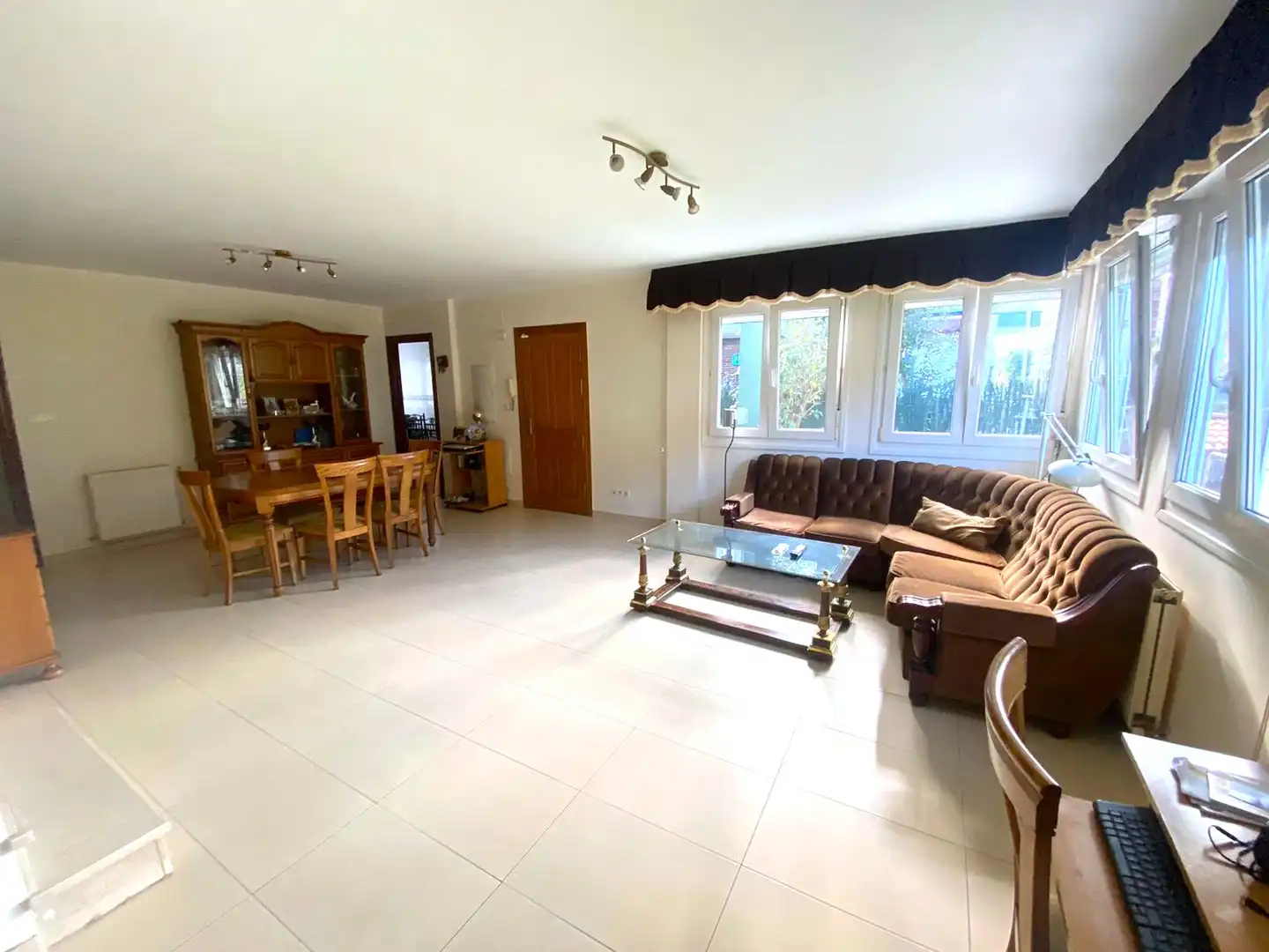 Sala de estar de Casa o chalet en venta en Castro-Urdiales con Calefacción, Jardín privado y Terraza