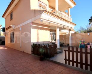 Vista exterior de Casa adosada en venda en Mazarrón amb Balcó