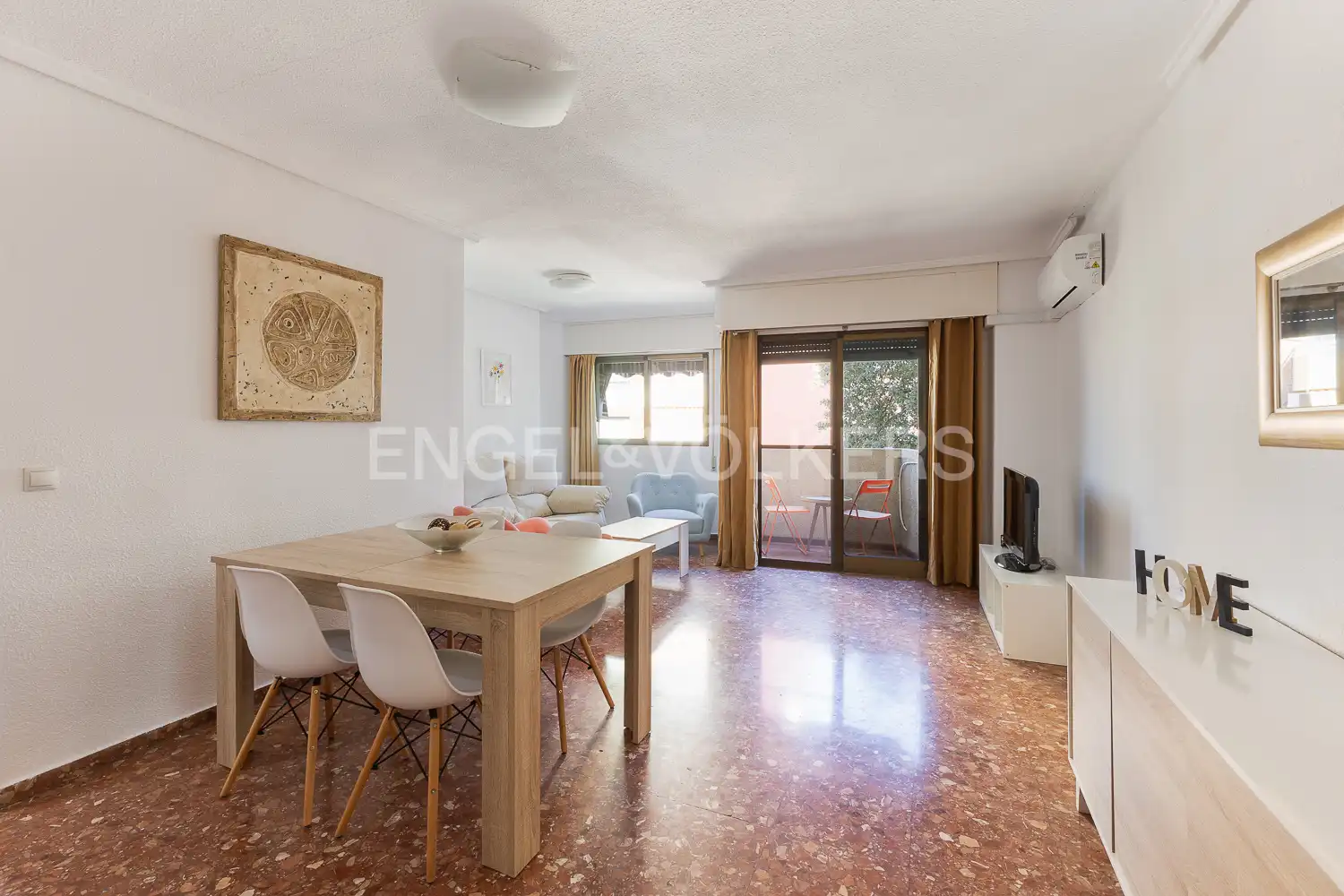 Vista exterior de Piso de alquiler en  Valencia Capital con Aire acondicionado, Calefacción y Amueblado