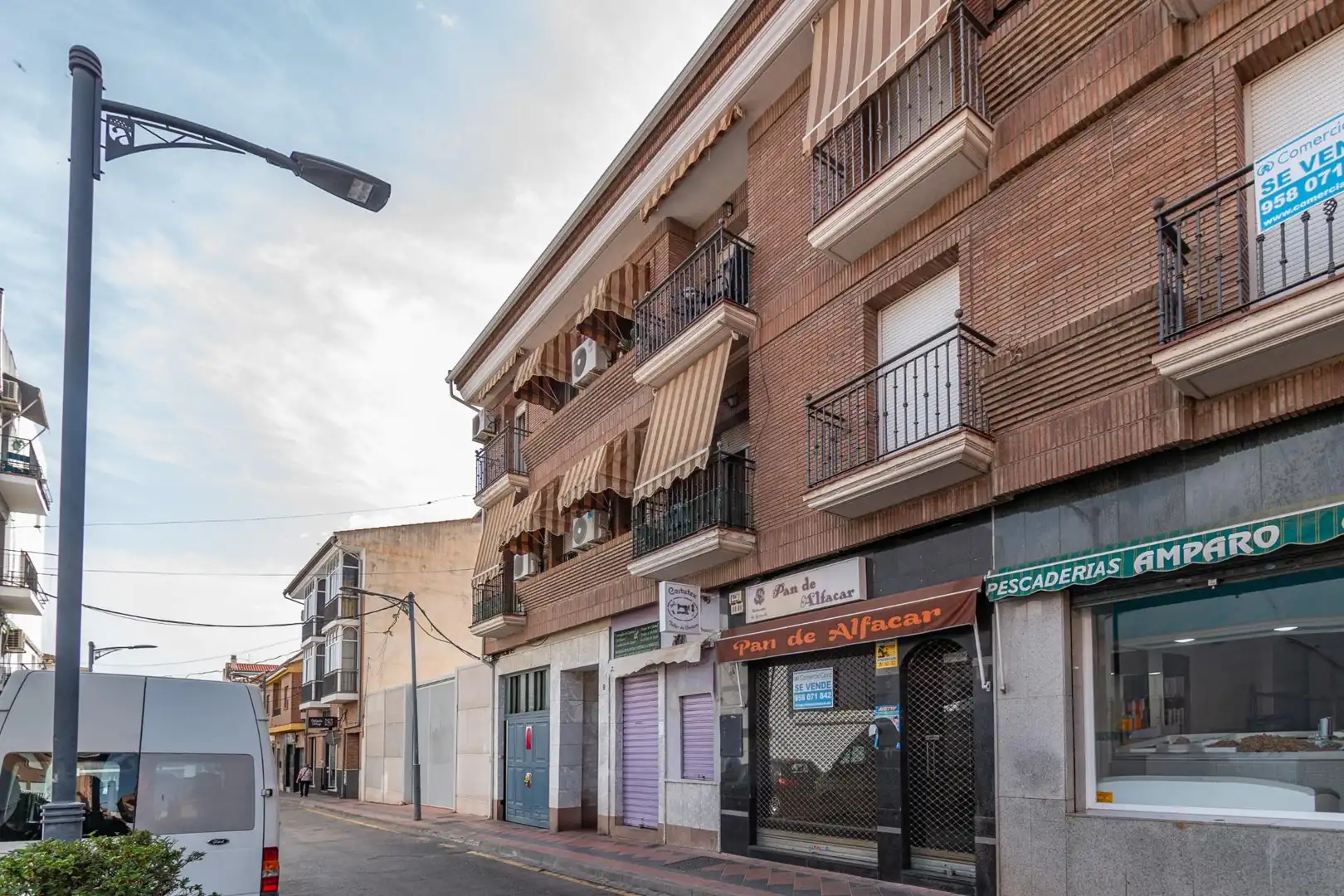 Außenansicht von Wohnung zum Verkauf in Armilla mit Klimaanlage, Heizung und Terrasse