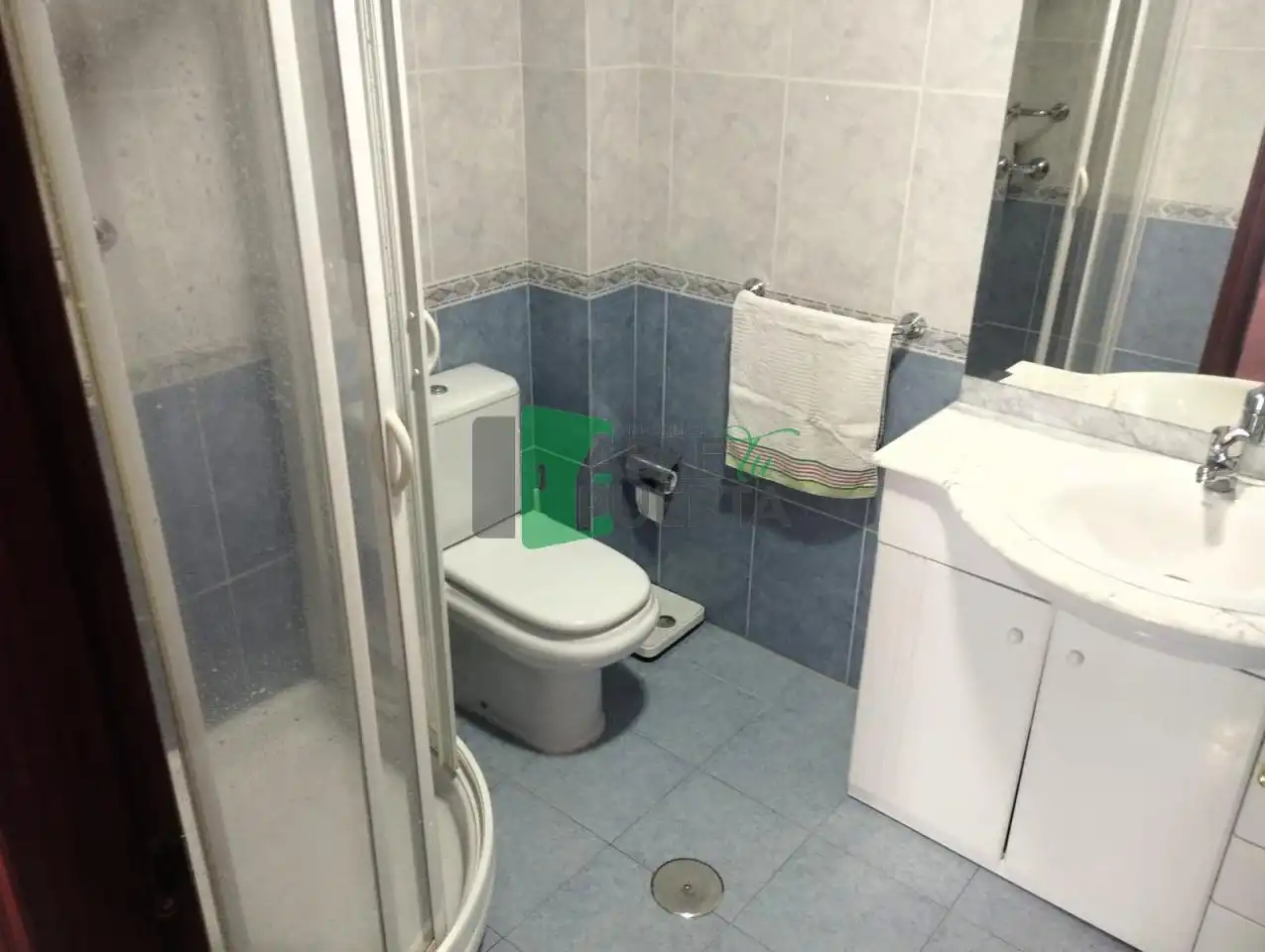Bany de Pis en venda en Ourense Capital  amb Aire condicionat, Calefacció i Parquet