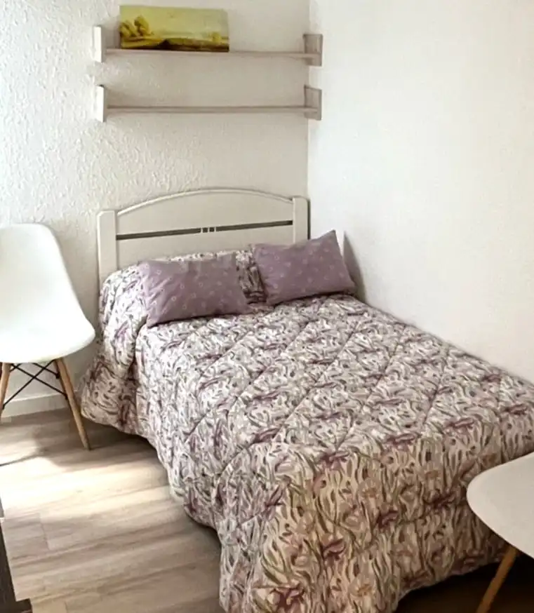 Habitación de Piso de alquiler en Zaragoza con Calefacción, Amueblado y Horno