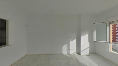 Foto 3 de Piso en venta en Av de la Aeronáutica, Urbadiez - Entrepuentes,  Sevilla Capital