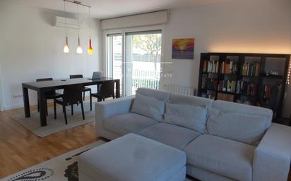 Living room of Flat for sale in Montgat  with Air Conditioner, Heating and Parquet flooring