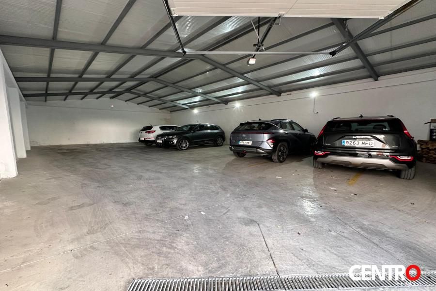 Aparcament de Casa o xalet en venda en Guadahortuna amb Jardí privat