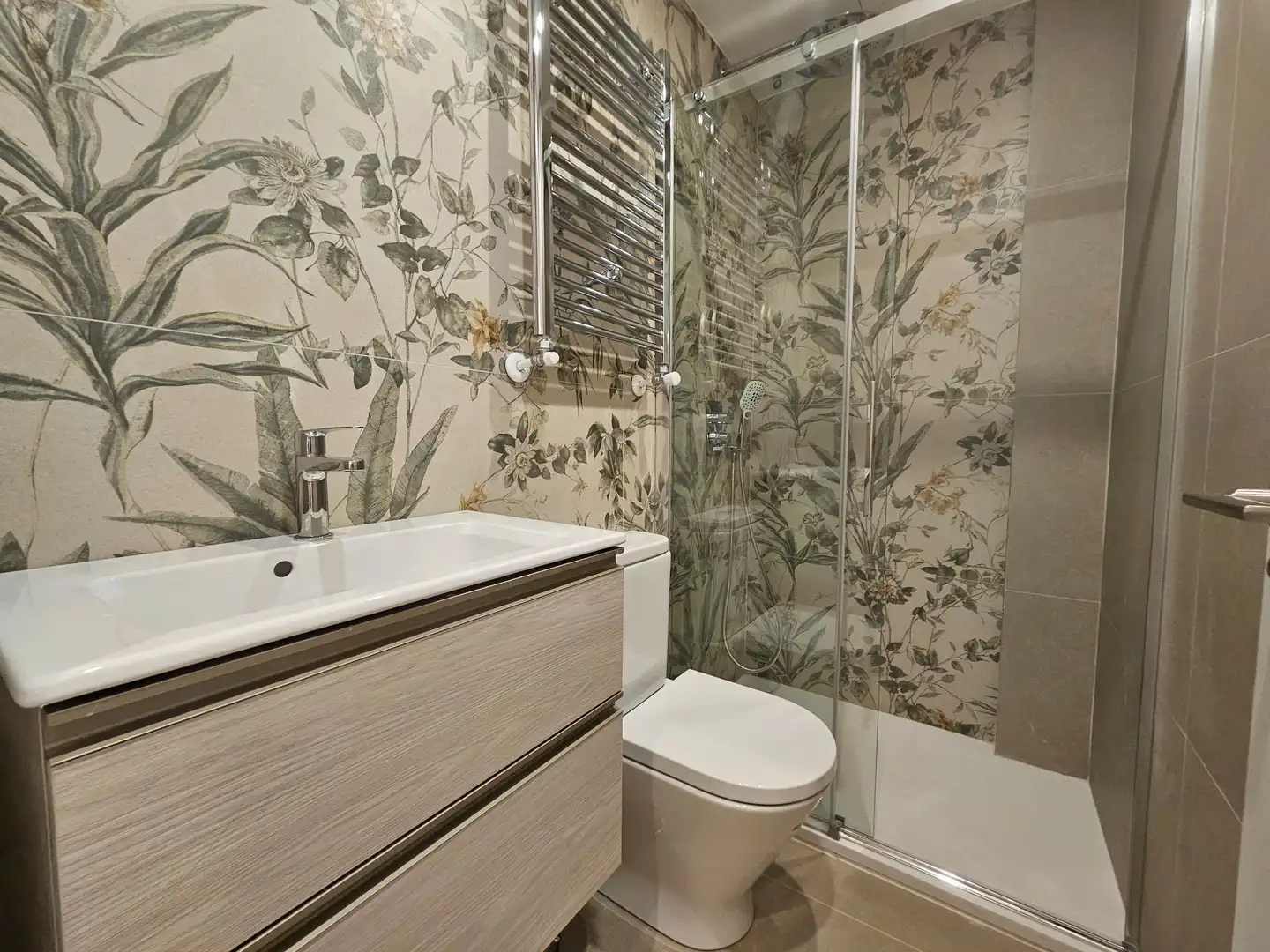 Baño de Piso de alquiler en Madrid con Aire acondicionado y Calefacción