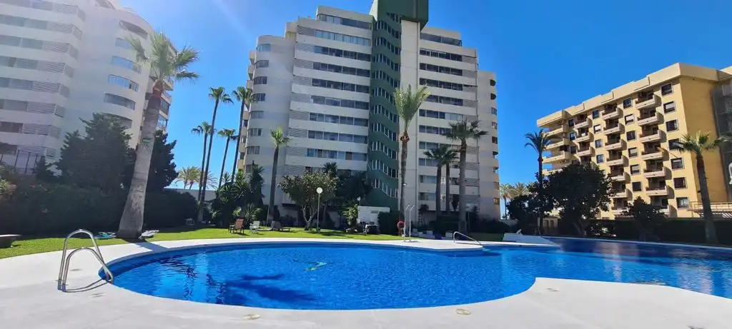 Swimming pool of Flat for rent in Fuengirola  with Air Conditioner, Heating and Private garden