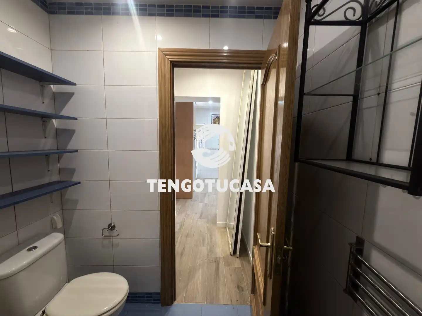 Bathroom of Flat for sale in Madrid