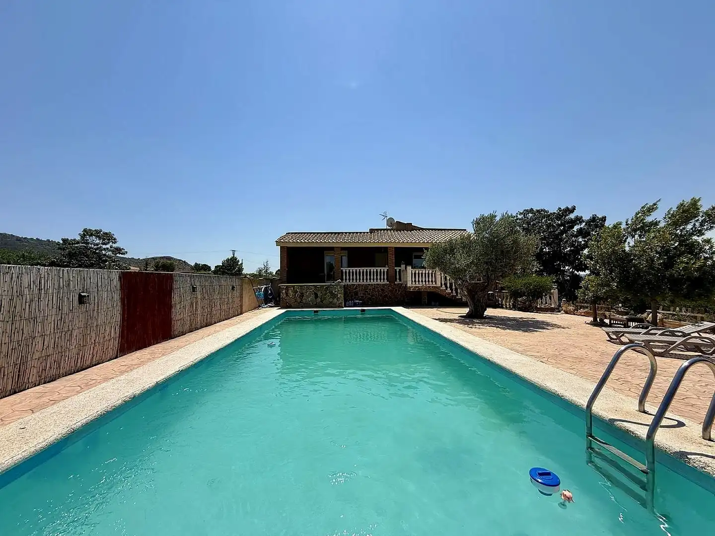 Piscina de Finca rústica en venda en Villena amb Terrassa